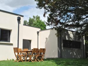 Κήπος έξω από το Grande maison moderne avec piscine à Tours, proche du centre-ville et de la Loire à Vélo - FR-1-381-231