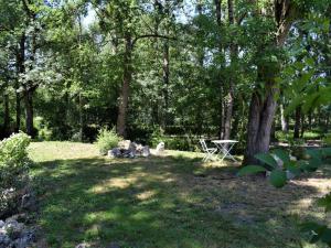 Galeriebild der Unterkunft Évasion champêtre : Gîte enchanteur avec jardin clos, rivière et tout confort près des Châteaux de la Loire. - FR-1-381-506 in Tauxigny
