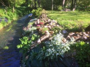 Galeriebild der Unterkunft Évasion champêtre : Gîte enchanteur avec jardin clos, rivière et tout confort près des Châteaux de la Loire. - FR-1-381-506 in Tauxigny
