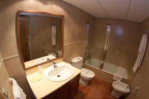 Koupelna v ubytování Apartamentos Turmo