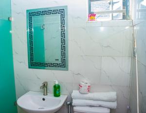 Bilik mandi di Lekki 3 Bedrooms Furnished Home Ensuite Stylish & Comfortable
