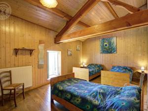 Gallery image of Charmant Gîte avec Cheminée et Animaux Acceptés - FR-1-496-36 in Saint-Romain-dʼUrfé +26 photos