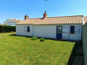 Το κτήριο όπου στεγάζεται  η παραθεριστική κατοικία