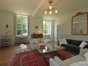 Posezení v ubytování Château de Bellavilliers - Séjour de charme dans le Perche avec WIFI - FR-1-497-102