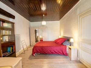 Postel nebo postele na pokoji v ubytování Maison périgourdine avec jardin, proche de Périgueux et Brantôme, idéale pour 4 personnes - FR-1-616-183