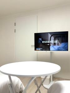 TV a/nebo společenská místnost v ubytování LeeLeeMate 2 rooms, 2 beds, for 4 people, 5 minutes from Mangwon Station