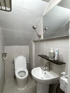 Koupelna v ubytování LeeLeeMate 2 rooms, 2 beds, for 4 people, 5 minutes from Mangwon Station