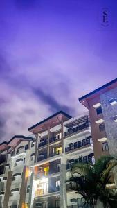 Budova, kde se apartmán nachází + 14 fotografií
