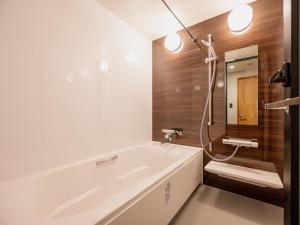 Un baño de HOTEL ALGO