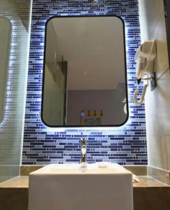 Ένα μπάνιο στο Shell Hotel Shanghai Normal University Hongcao Road Metro Station Guiping Road +198 φωτογραφίες