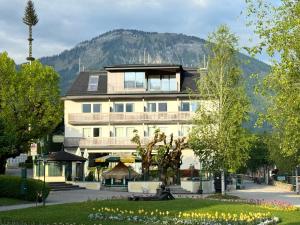 Nespecifikovaný výhled na hory nebo výhled na hory při pohledu z hotelu