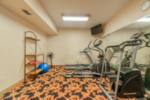 Fitness centrum a/nebo fitness zařízení v ubytování Texan Inn By OYO Beeville US-181
