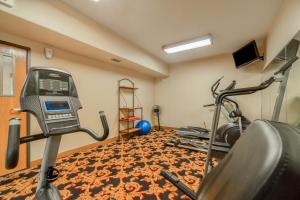 Fitness centrum a/nebo fitness zařízení v ubytování Texan Inn By OYO Beeville US-181