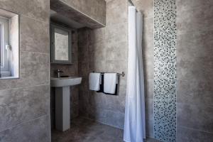 Koupelna v ubytování Barnard 3BR Getaway Cozy, Central, Connected + 49 fotografií