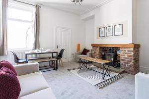 Posezení v ubytování Barnard 3BR Getaway Cozy, Central, Connected