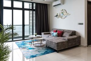 Posezení v ubytování urban sea view home 2bed studio