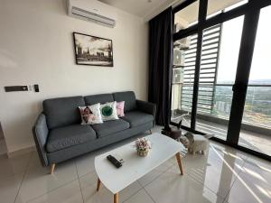 Posezení v ubytování urban sea view home 2bed studio