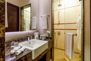 Bilik mandi di Kempinski Hotel The Dome Belek +227 gambar