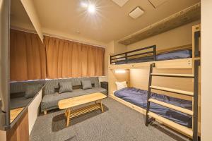 Postel nebo postele na pokoji v ubytování GRAND HOSTEL LDK Tokyo Nishikasai -GRAND OPENING In May 2025-