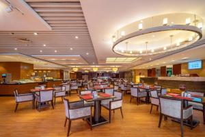 Restaurace v ubytování Wuhan Jin Jiang International Hotel