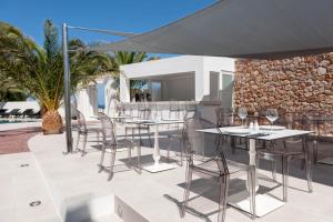 Restoran või mõni muu söögikoht majutusasutuses MAR n MAR CROWN HOTEL-SUITES