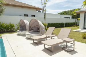 Kolam renang di atau dekat dengan Mouana Breeze Maikhao VIP 4-bedroom Pool Villa 9915