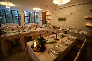 Reštaurácia alebo iné gastronomické zariadenie v ubytovaní Hotel EUROPA - Górnicza Strzecha