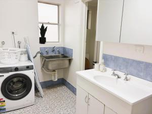 Φωτογραφία από το άλμπουμ του Stylish South Hedland Apartment σε South Hedland +1 φωτογραφίες