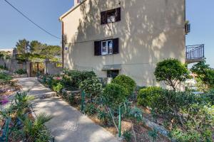 Zahrada ubytování Apartments Petra