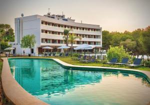 Bazén v ubytování Hotel Serawa Moraira nebo v jeho okolí