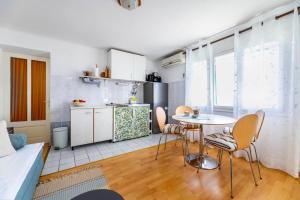 Kuchyň nebo kuchyňský kout v ubytování Apartments Katarina