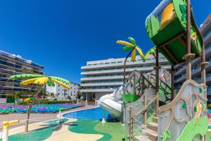 Bazén v ubytovaní Medplaya Hotel Calypso alebo v jeho blízkosti