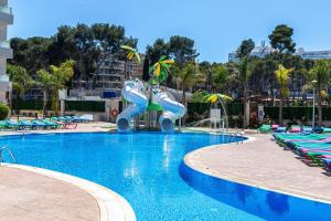 Bazén v ubytovaní Medplaya Hotel Calypso alebo v jeho blízkosti