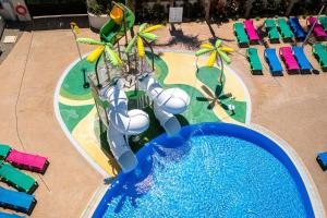 Bazén v ubytovaní Medplaya Hotel Calypso alebo v jeho blízkosti