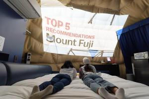 Postel nebo postele na pokoji v ubytování Mount Fuji Panorama Glamping