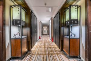 Fotografie z fotogalerie ubytování 珠江国际江景酒店北滨路洪崖洞夜景店 Skyline Curated Hotel v destinaci Čchung-čching