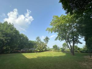 Imagine din galeria proprietății Bansari Greens Resort în Sādra