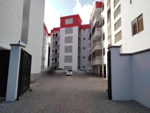 Budova, kde se apartmán nachází + 6 fotografií