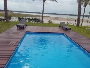 Piscina de la sau aproape de Blackstone Sands Resort Bilene +20 fotografii