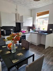 Køkken eller tekøkken på 12 Cornwallis Lodge Family Room 2