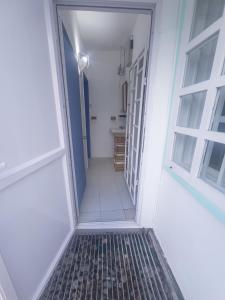 Fotografija v galeriji nastanitve Beachfront Appartment v mestu Trou dʼ Eau Douce