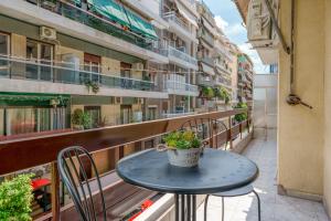 Balkón nebo terasa v ubytování Modern & Elegant Getaway near Pasalimani