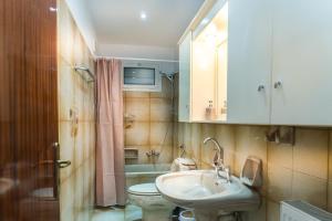 Koupelna v ubytování La Dolce Terra by "Elite" near Laganas Beach + 40 fotografií