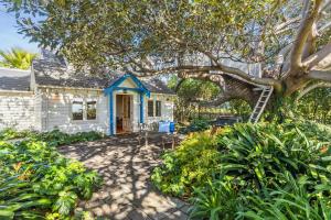 En have udenfor Coton Cottage on the waterfront - Ocean views