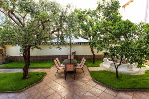 Κήπος έξω από το Private Villa With Garden And Comfort - Close To City Center