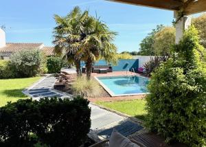 Imagen de la galería de Maison de caractère avec piscine, en Dolus d'Oléron