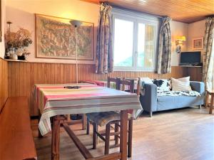 Χώρος καθιστικού στο Appartement confortable 3 pièces, 6 couchages, balcon, proche pistes et télécabine – La Salle-les-Alpes - FR-1-330F-101