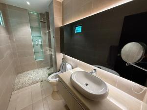 Phòng tắm tại Hello Joy 和乐居 4BR - Lopeng, Miri