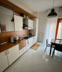 Kuchyň nebo kuchyňský kout v ubytování TERRA DI SUD Matera