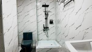 Ένα μπάνιο στο Taj Mahal Osh